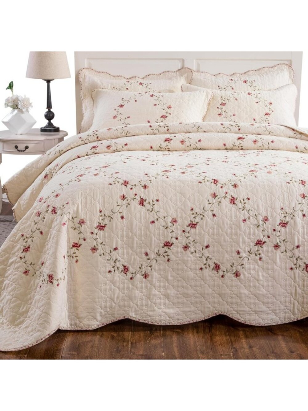3-Piece King Size Floral Embroidery Quilt Set - Reversible Cotton Bedding, Soft